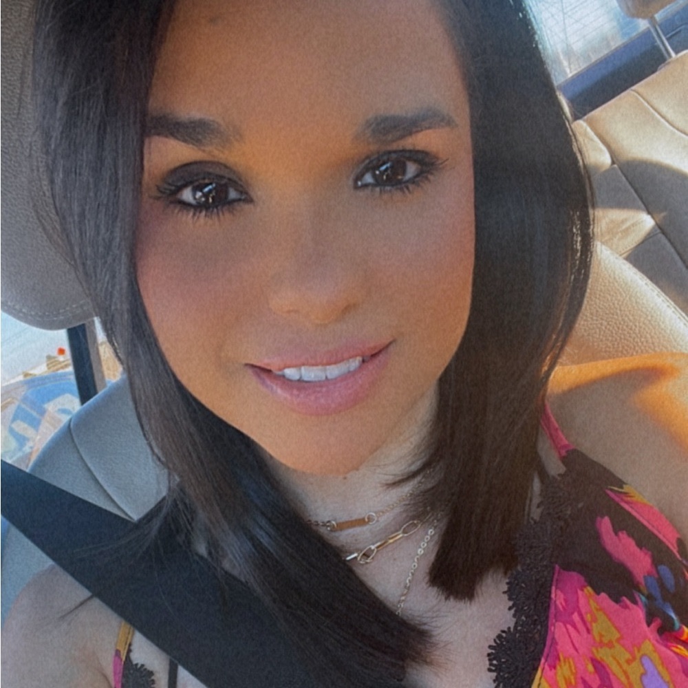 Meet your Posher, Gabriela